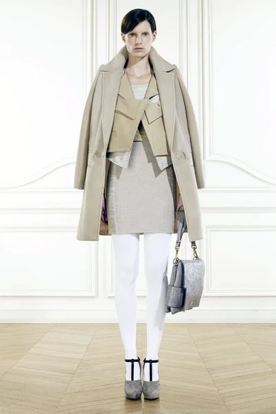 Look 16